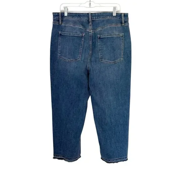 Chico’s High Rise Distressed Straight Leg Crop Jeans Size 14 - Picture 2 of 10